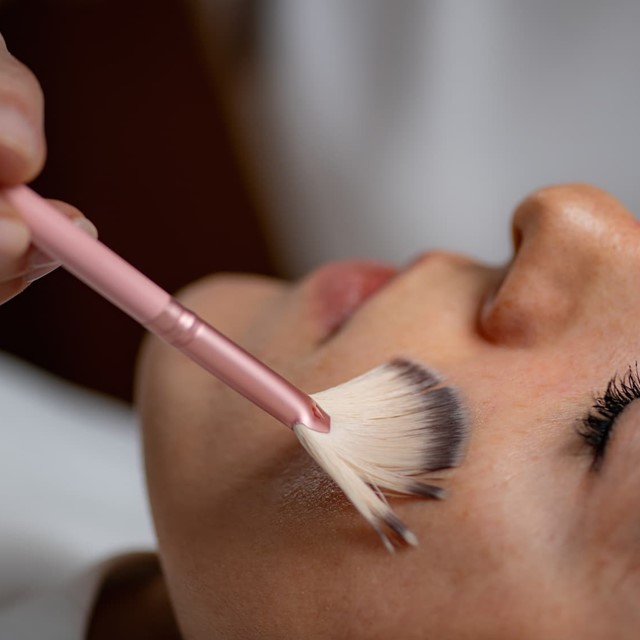 Ven a hacerte un tratamiento facial en Ferrol